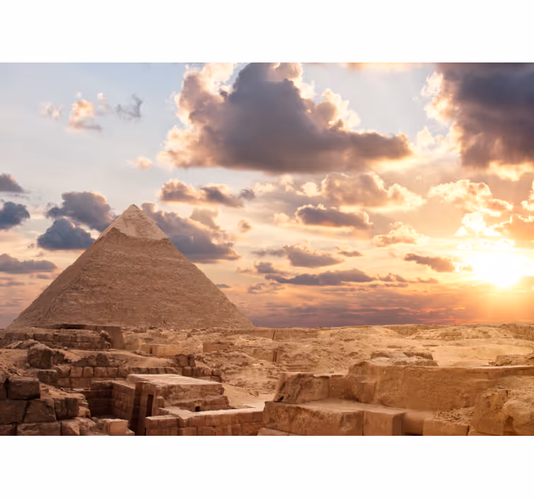 Fototapety na stenu mesta pohľad na pyramídový západ slnka - Tenstickers