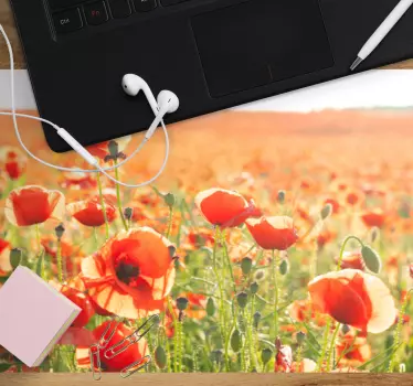 červené maky na slnečnom poli originálna podložka pod myš - Tenstickers