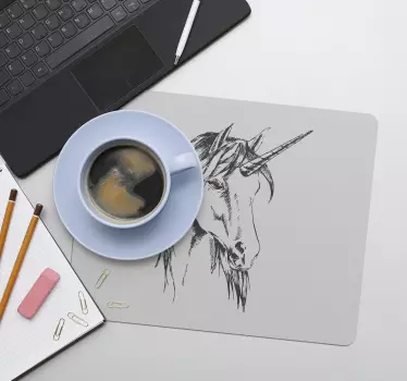 Nakreslený jednorožec s dlhými vlasmi originálna podložka pod myš - Tenstickers