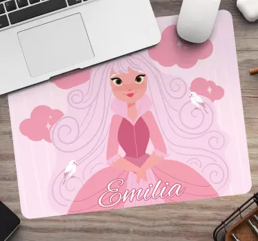 Podložka pod myš s menom ilustrovaná fantasy postavou - Tenstickers