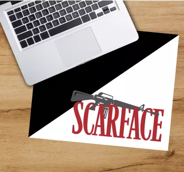 Podložka pod myš s menom inšpirovaná scarfaceom - Tenstickers
