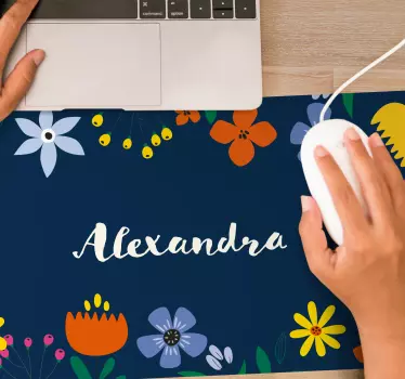Podložka pod myš s menom kvetinová personalizovaná dekorácia - Tenstickers