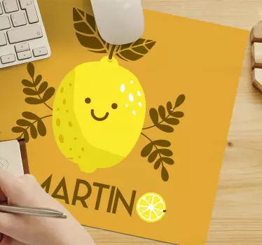 Podložka pod myš s menom Šťastná citrónová postava - Tenstickers