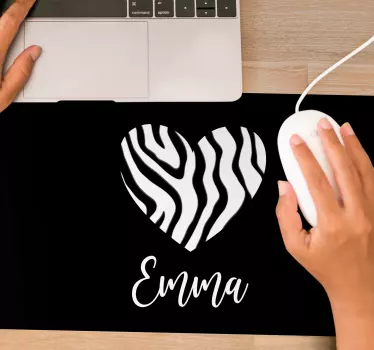 Podložka pod myš s menom zebra srdcový obrys - Tenstickers