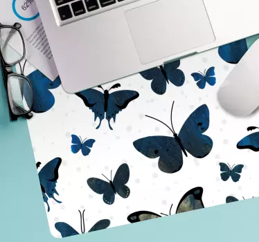 Podložka pod myš so vzorom elegantný motýľový vzor - Tenstickers