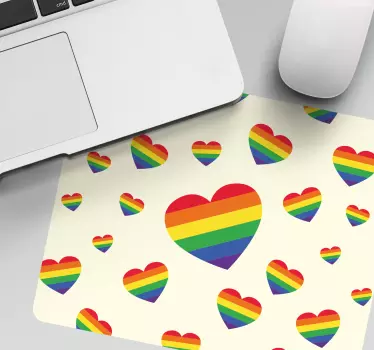 Podložka pod myš so vzorom farebné srdcia - Tenstickers