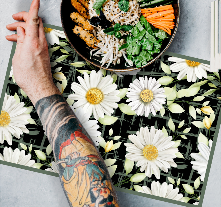 Realistické sedmokrásky na pásikavých kvetinových prestieraniach - Tenstickers