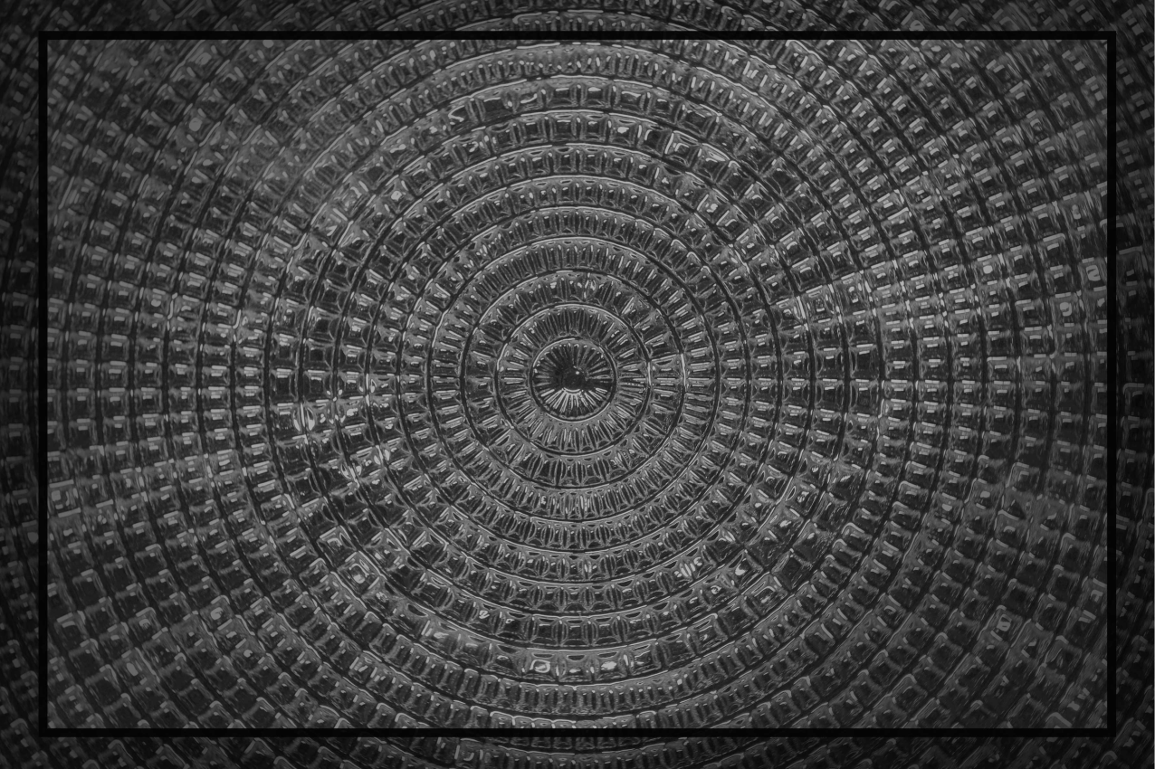 čierny vinylový prestieranie s geometrickým vzorom - Tenstickers