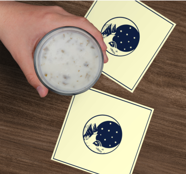 Moderná podtácka nočná scéna v horách - Tenstickers