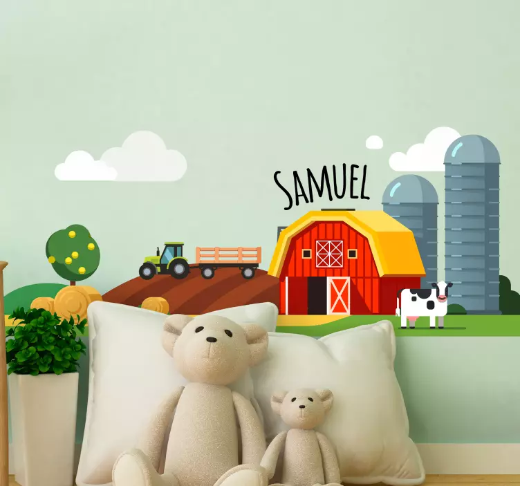 Zelený traktor na kopci s obtlačkom s menom hračky - Tenstickers