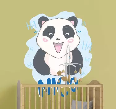 Detská panda prekvapená samolepkou na stenu s menom dieťaťa - Tenstickers