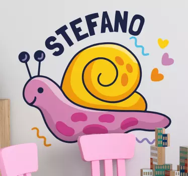 Farebný slimák s nálepkou na stenu do detskej izby s menom - Tenstickers