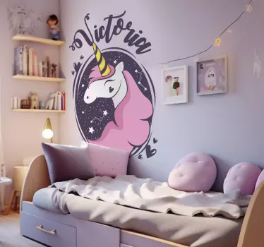nálepky do detskej izby usmievajúci sa jednorožec s menom - Tenstickers