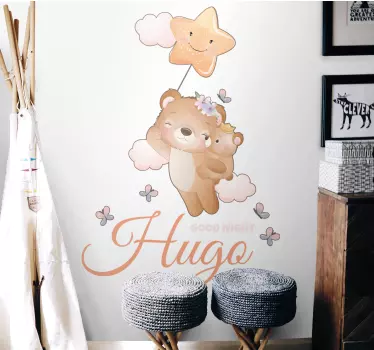 Nálepka pre bábätko s menom visiacou medvedíkom - Tenstickers