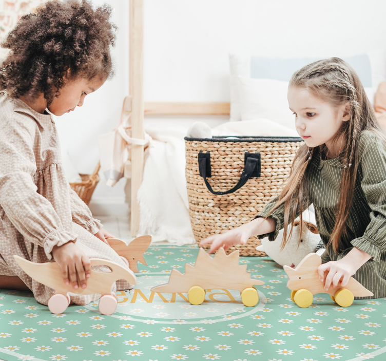 Okrúhly sedmokrásky detský vinylový koberec s menom - Tenstickers