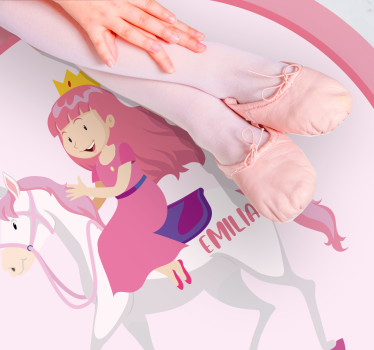 Ružový princezna na vinylovom koberci personalizovanom na bielom  - Tenstickers